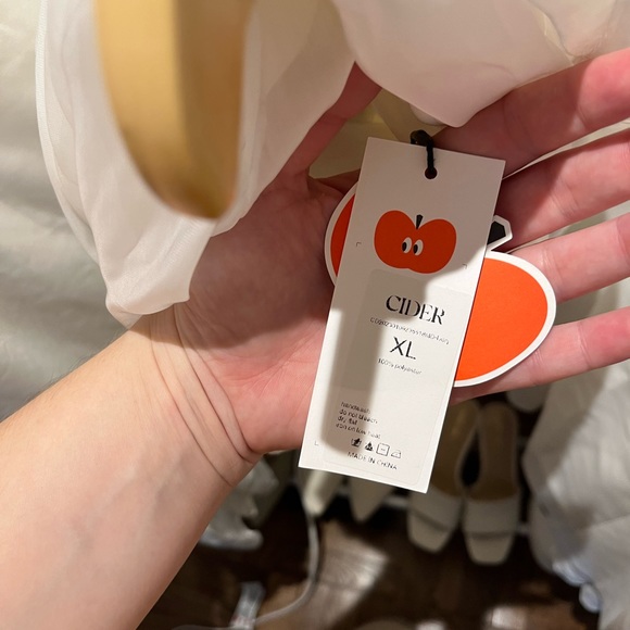 Flowy white dress - Picture 3 of 3